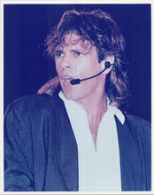 Rick Springfield 1970's era in concert singing into microphone 8x10 inch photo