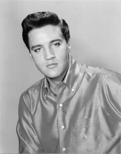 Elvis Presley wears special EP monogrammed shirt 1950's portrait 8x10 ...