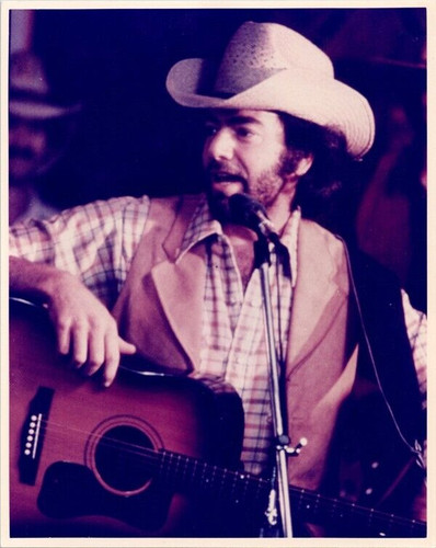 Neil Diamond in waistcoat & western hat with his guitar 8x10 inch photo ...