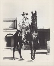 Robert Culp as Wild Bill Hickok on horseback 1963 The Raiders 8x10 inch photo