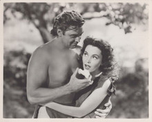 Tarzan movie publicity pose Weissmuller offers O'Sullivan an apple 8x10 photo