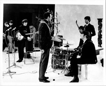 A Hard Day's Night Victor Spinetti talks to The Beatles 8x10 inch photo