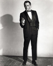 Robert Vaughn full body pose in tux pointing gun Man From UNCLE 8x10 photo