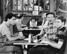 Happy Days Anson Williams Donny Most Ron Howard sit in Arnold's 8x10 photo