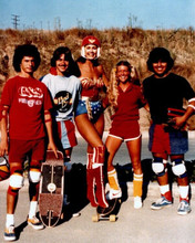 Wonder Woman Lynda Carter on her skateboard poses with skateboarders 8x10 photo