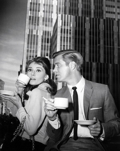 Breakfast at Tiffany's Audrey Hepburn George Peppard tea in New York ...