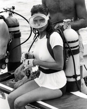 Jacqueline Bisset gets ready to dive in white t-shirt The Deep 8x10 inch photo