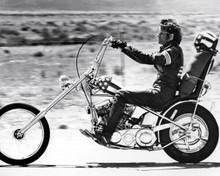 Peter Fonda 1969 riding Harley in desert Easy Rider 8x10 inch photo