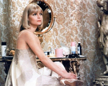 Michelle Pfeiffer sits at make-up table smoking Scarface 8x10 inch photo