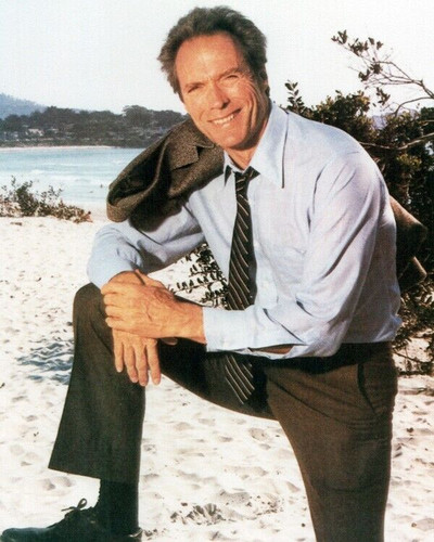 Clint Eastwood 1986 posing on Carmel-By-The Sea beach as mayor 8x10 ...