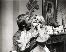 Midnight Cowboy 1969 Jon Voight kisses Sylvia Miles 8x10 inch photo
