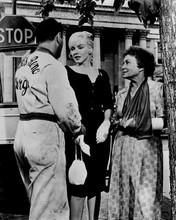 The Misfits Eli Wallach Marilyn Monroe & Thelma Ritter in Reno 8x10 inch photo
