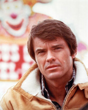 Robert Urich wearing sheepskin jacket as Dan Tanna on Vegas strip 8x10 photo