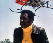 Richard Roundtree in action heicopter hovering 1974 Shaft TV 8x10 inch photo