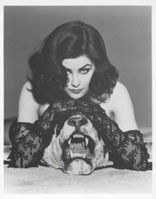Sherilyn Fenn recreates classic 1940's Hollywood era style 8x10 inch photo