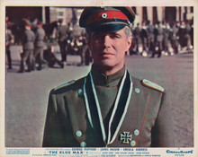 George Peppard displays his medal 1966 The Blue Max 8x10 inch photo