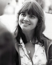 Linda Ronstadt with lovely smile in white blouse mid 1970's era 8x10 inch photo