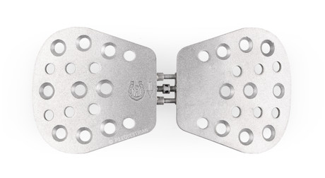 Michael Puhl special butterfly hoof clip for the treatment of hoof wall cracks