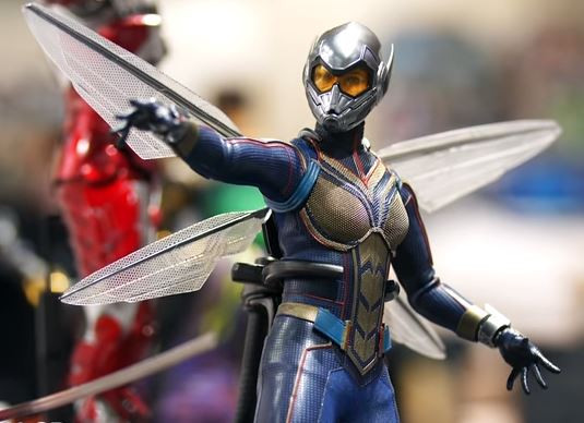 hot toys ant man and the wasp