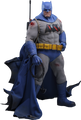 BATMAN BATTLE DAMAGED VERSION HOT TOYS FIGURE (DARK KNIGHT RETURNS) CMS031