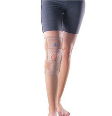 Medial and lateral hinges which provide additional support and security.