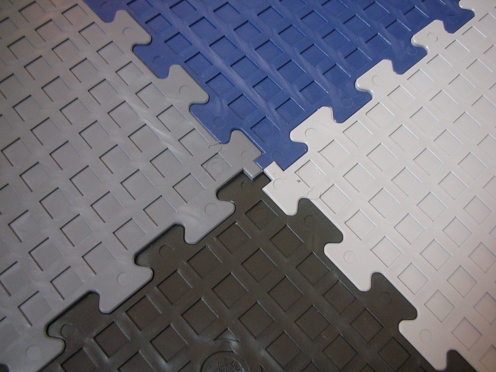 HomeStyle Slate Pattern Tile Bottom Locking Tabs homestyle-bottomtabs.jpg