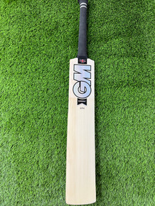GM Chroma 404 English Willow Cricket Bat' 2022