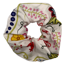 LARGE SCRUNCHY INDIGENOUS MADE - WHITE