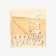 HAND TOWEL 20x30 LINED DIAMOND WITH FRINGE GOLD