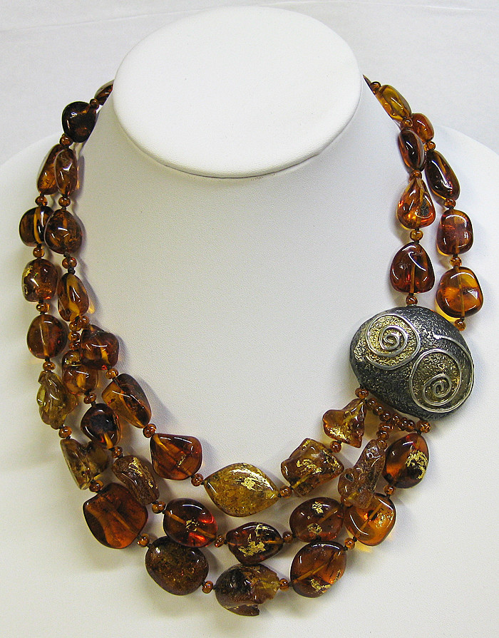 Antique Butterscotch Amber Necklace 80gr 2.5cm Beads Vintage 1920s Barrel  Clasp - 23225 / LA469633 | LoveAntiques.com