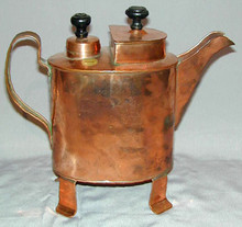 The body of the chainik is in good condition with some minor dents and the interior has minor mineral deposit due to use. Note the ash pan cover on the bottom is missing. This chainik measures approximately 26cm high and has a volume of approximately 1.5 liters.