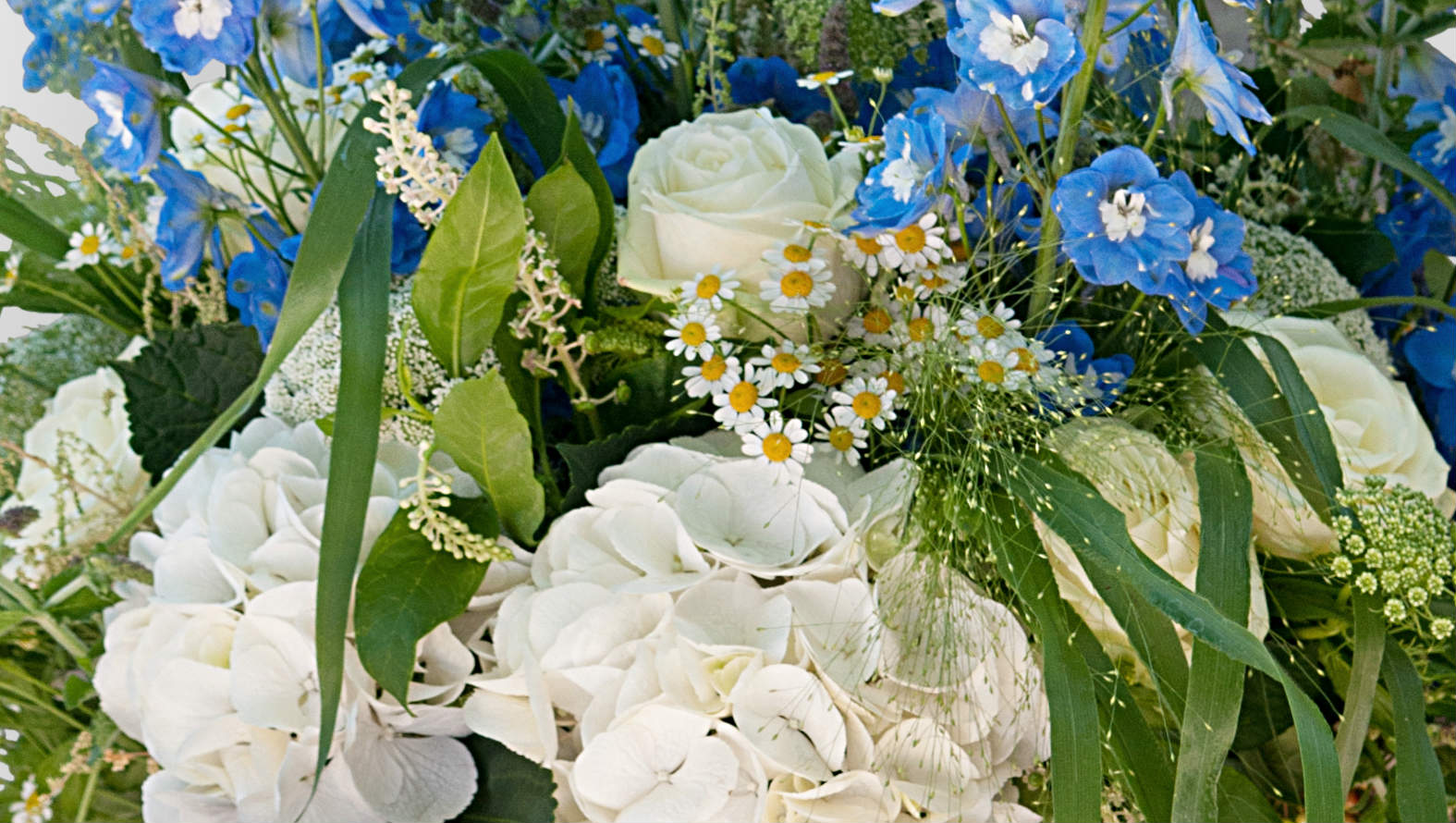 abbey-road-desc-min.jpg carnaby-street-bouquet.jpg