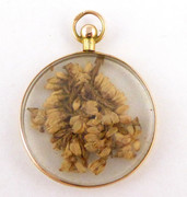 Antique 1905 Hallmarked 9ct  Gold Locket Pendant with Crystal Glass