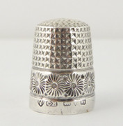 Antique 1909 Hallmarked Sterling Silver Sewing Thimble 7 Silversmith Charles Horner