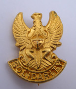 Unusual Military Badge Medal Eagle with Shield SOLIDARITY Polish Resistance ?
