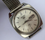 1960s  Vintage Square Cased Seiko DX 6106 -7020 Automatic 25 Jewels
