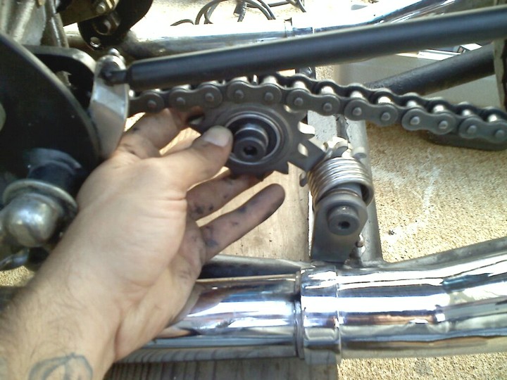 sprocket chain tensioner