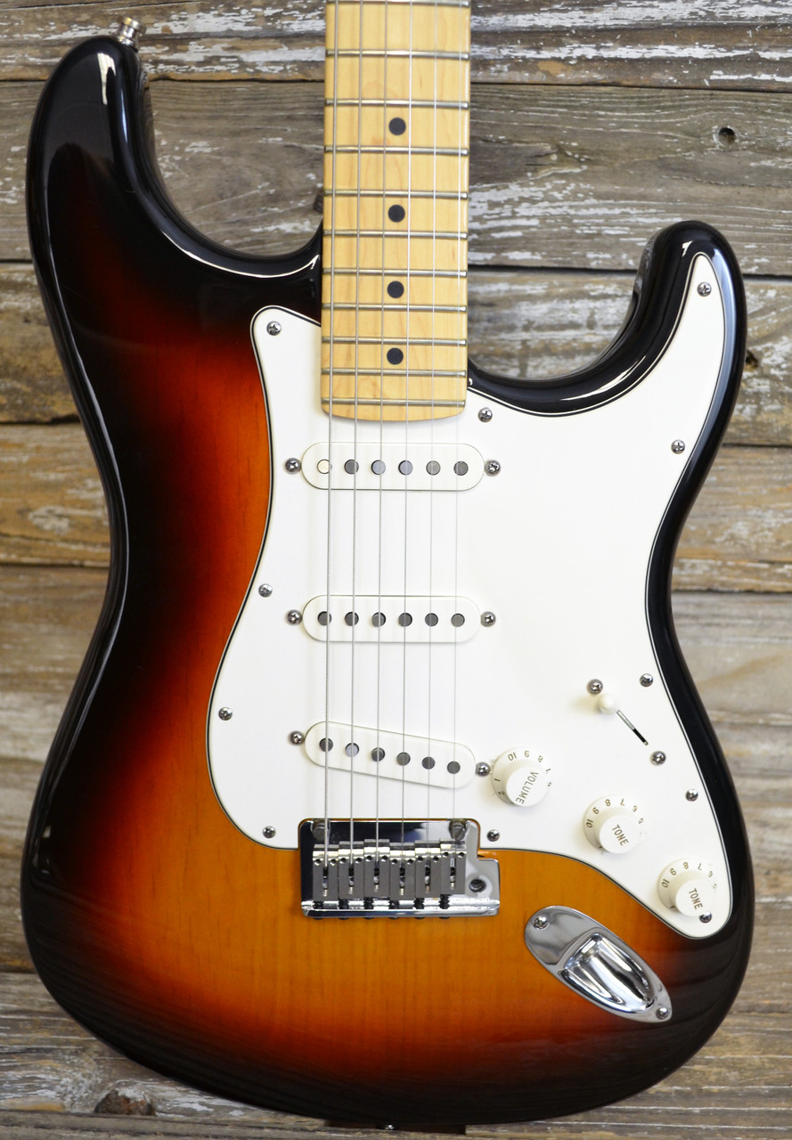 fender american standard stratocaster 3 tone sunburst