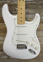 Fnder Player Stratocaster - Polar White W/cs