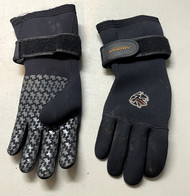Used - Akona 6mm Gloves - Medium