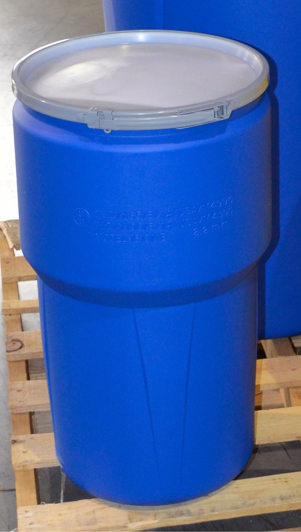 1610mb-drum.jpg UN Rated Plastic Drum with Metal Locking Band