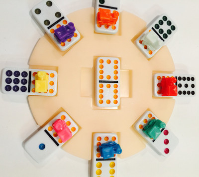 Eight player domino hub