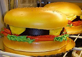 hamburger-cake.jpg hamburger-cake.jpg