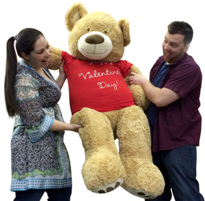 Extremely large stuffed animals that range in size between ...